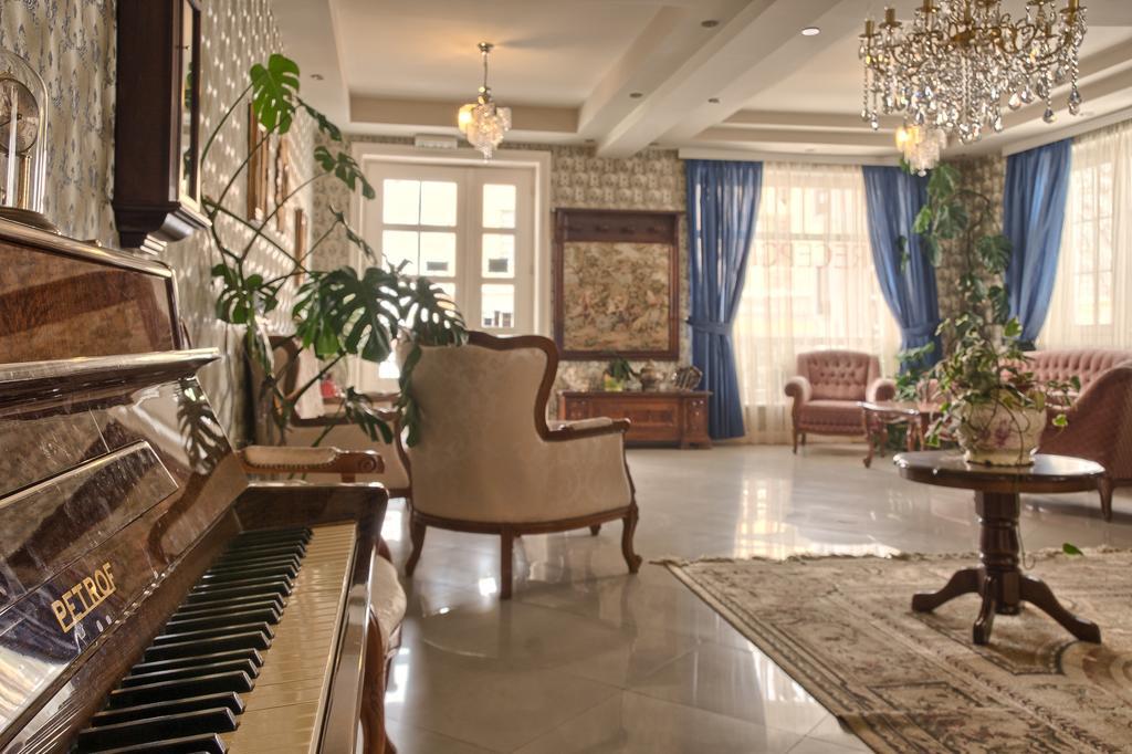 Hotel Kralj Vrnjačka Banja Екстериор снимка