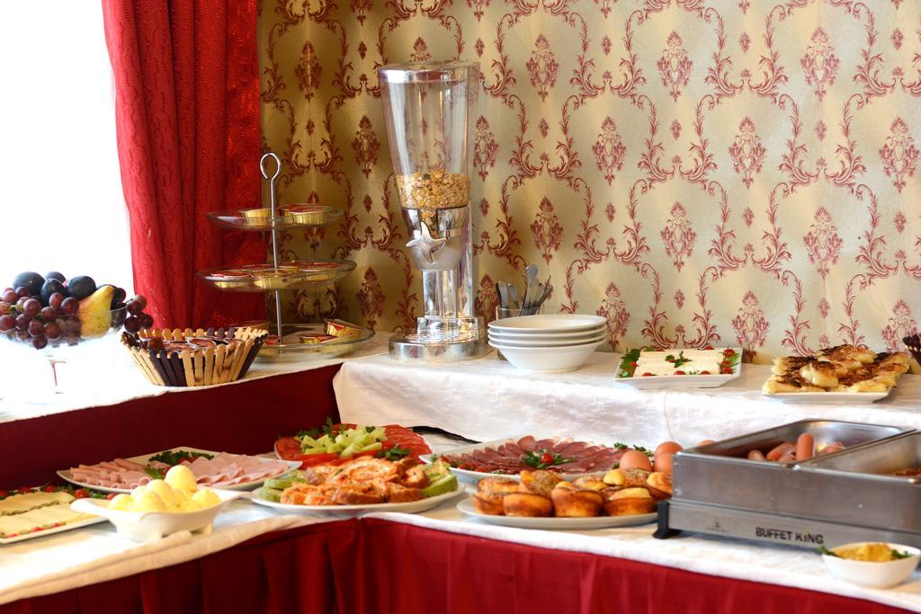 Hotel Kralj Vrnjačka Banja Екстериор снимка